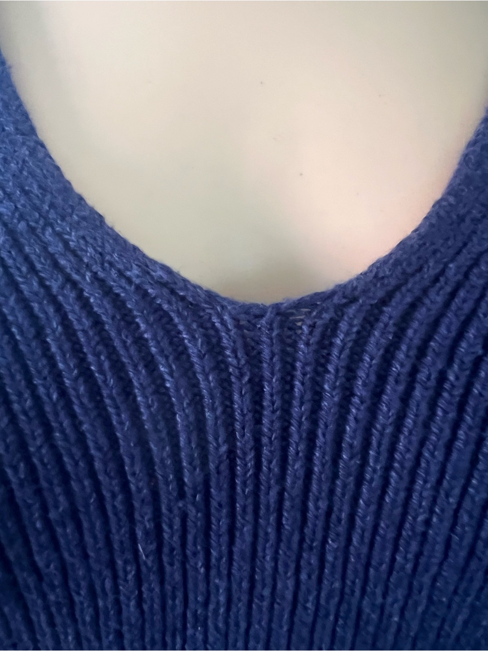 Universal Thread Navy Ribbed V-Neck Cropped Tank - Picture 5 of 8